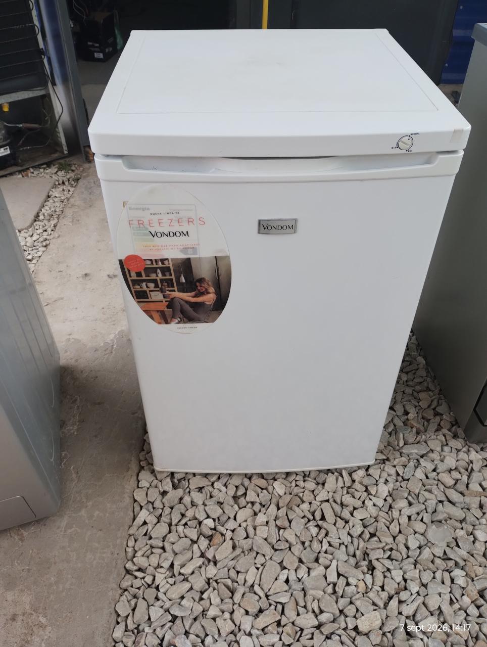 Freezer Vondom FR55 - trabajo real de ElectroBahia Servicios en Bahía Blanca