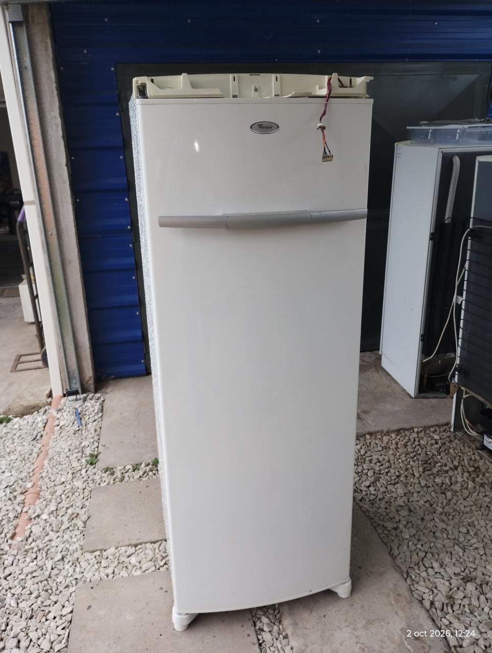 Freezer vertical Whirlpool WVG29D1 - trabajo real de ElectroBahia Servicios en Bahía Blanca